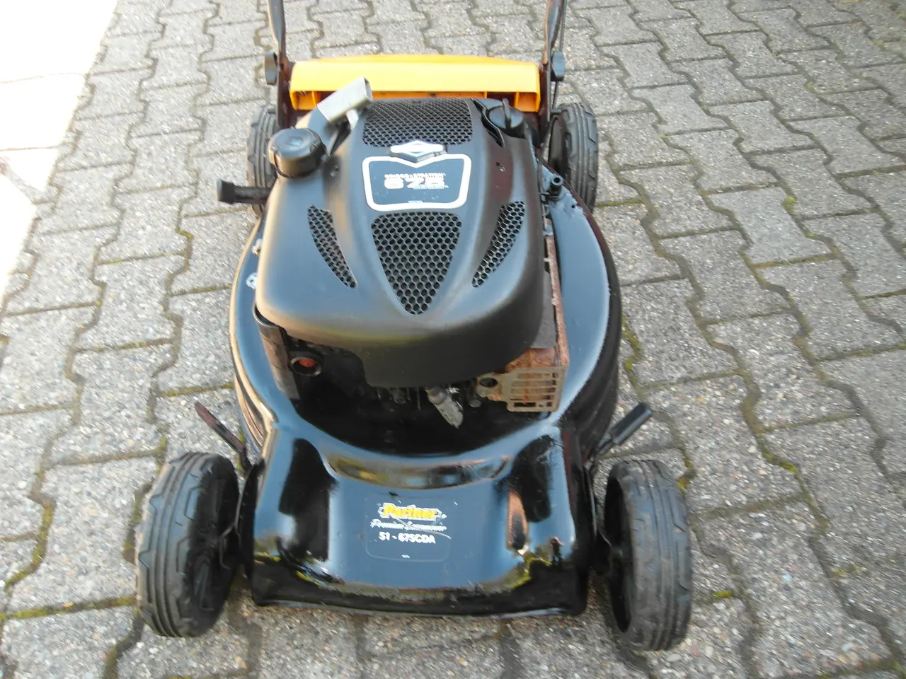 Billede 7 - Plæneklipper Partner med Briggs&Stratton motor.