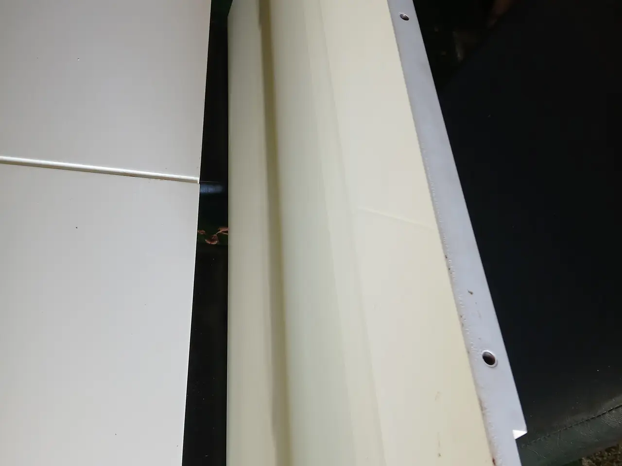 Billede 3 - Spisebord og stole sælges.
