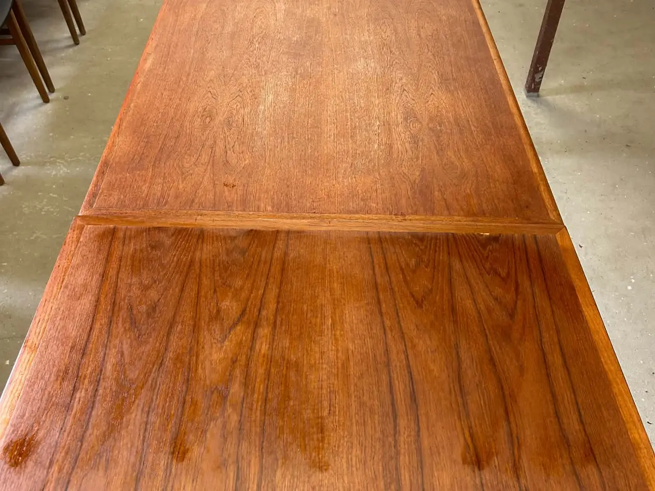 Billede 2 - 🌿 Smukt dansk teak-spisebord – 1960’erne –