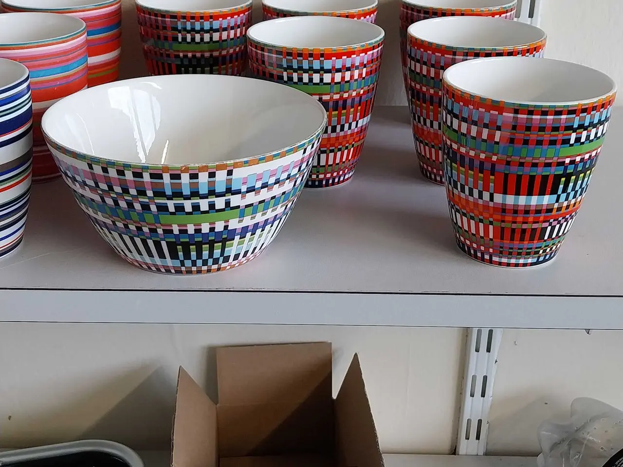 Billede 6 - Iittala krus og skål, samt Royal Copenhagen krus