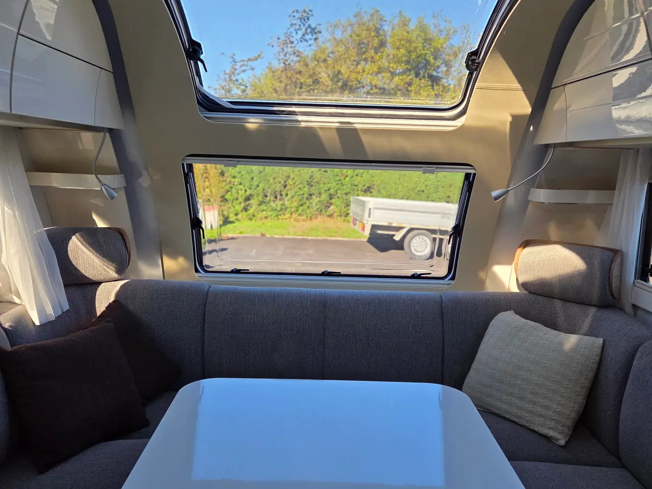 Billede 4 - Adria Alpina 663 UK (2020) – komplet udstyr