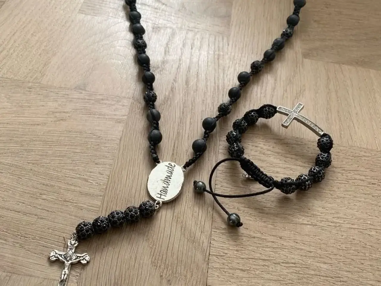 Billede 4 - Knyttet armbånd og halskæde