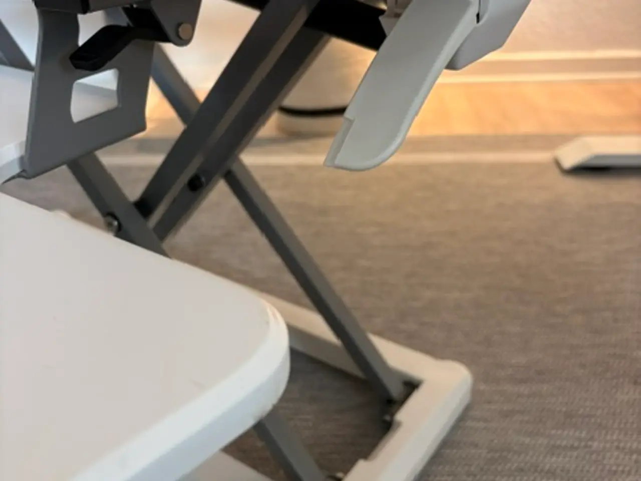 Billede 2 - Kompakt hævesænke bord (desk riser)