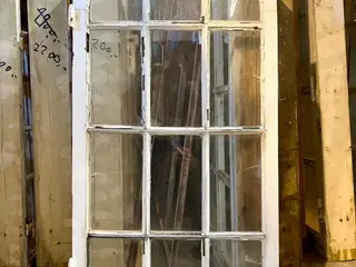Sjælden, buet vinduesramme m. 12 ruder