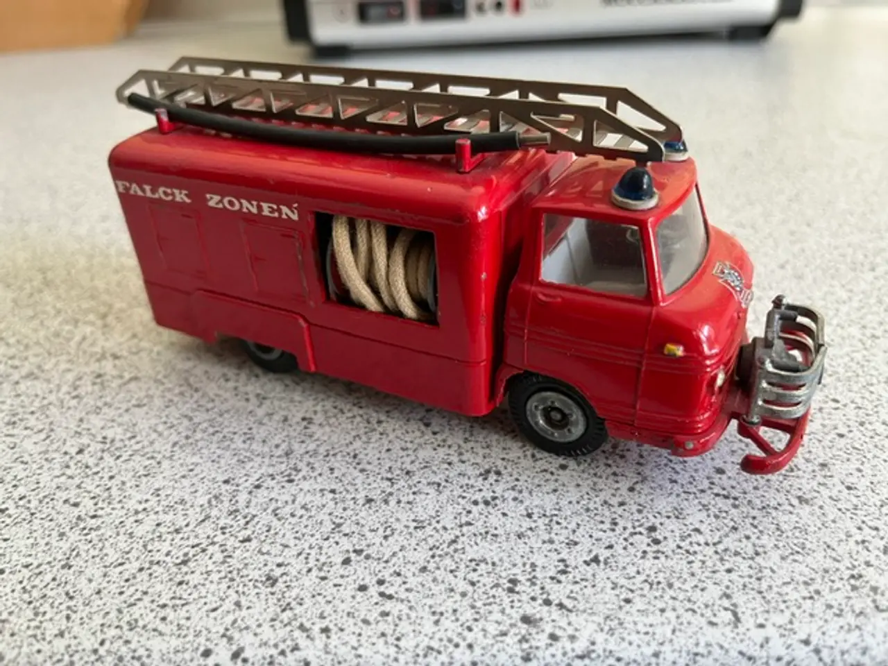 Billede 2 - Tekno Volvo Express slangebil