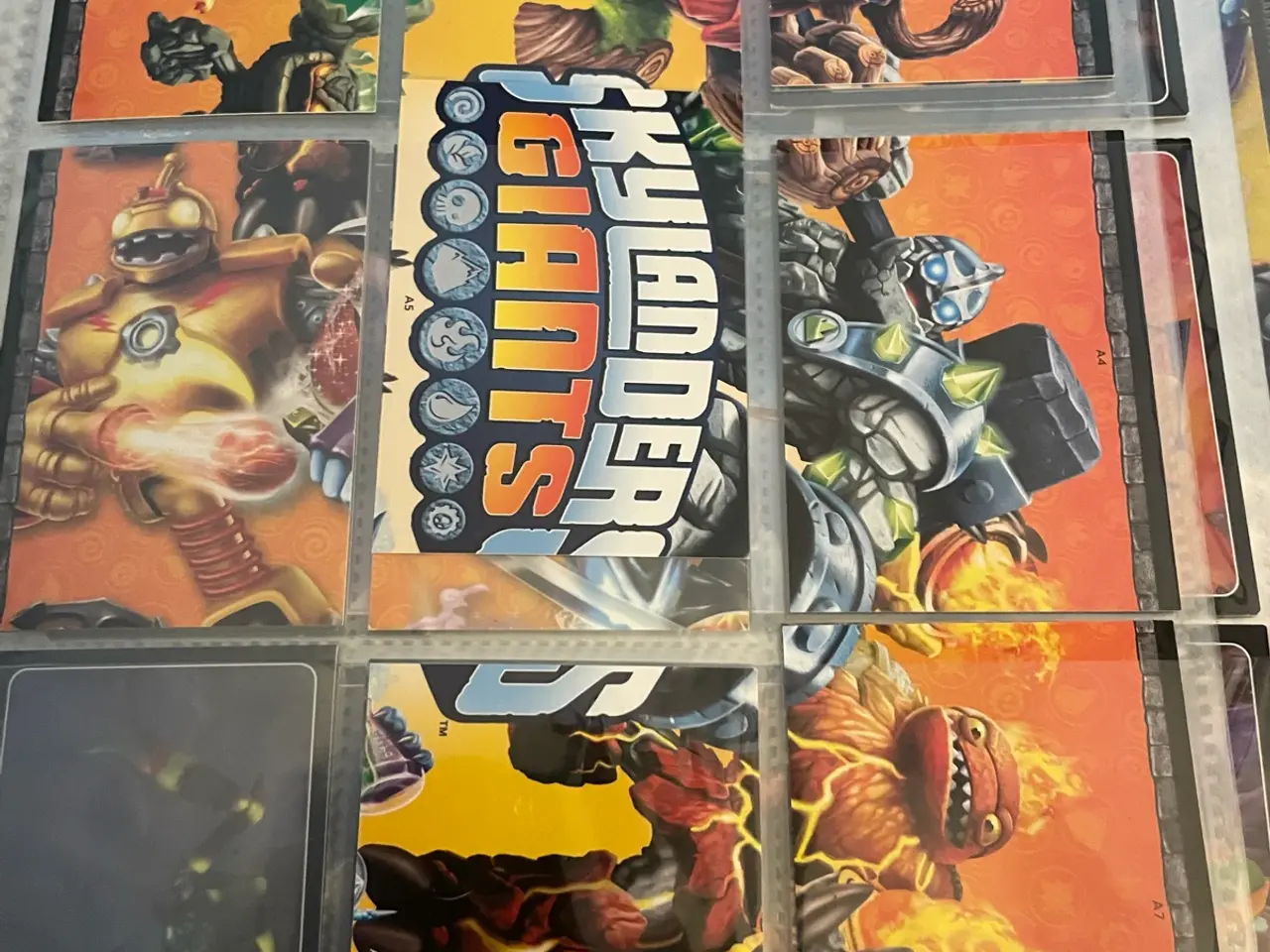 Billede 11 - Skylanders samlekort 287 stk.