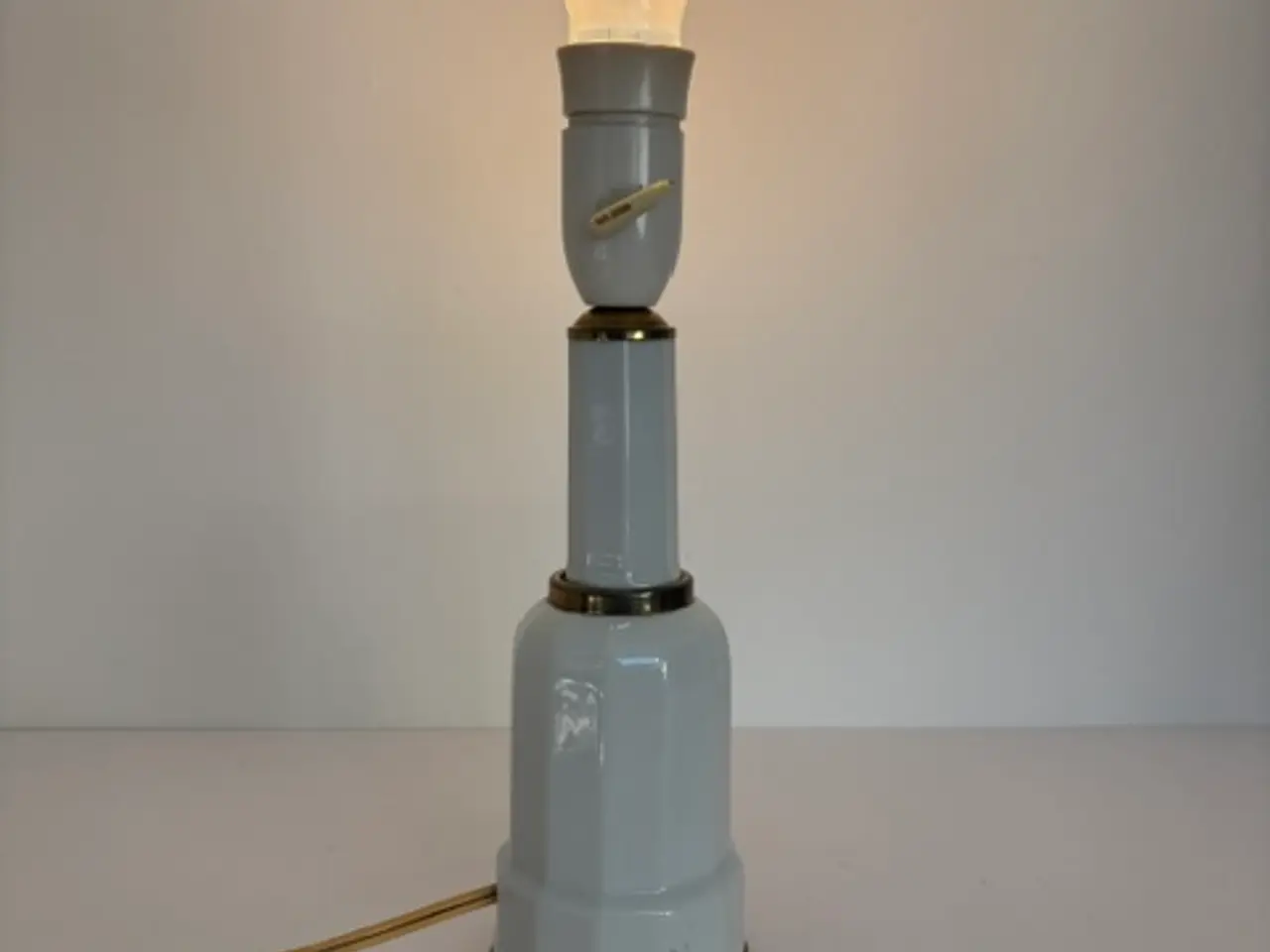 Billede 2 - Heiberg bordlampe i hvid