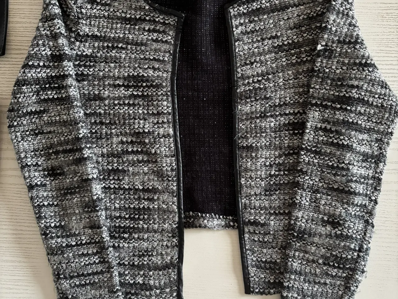 Billede 2 - Jakke/Overdel H&M str. XS