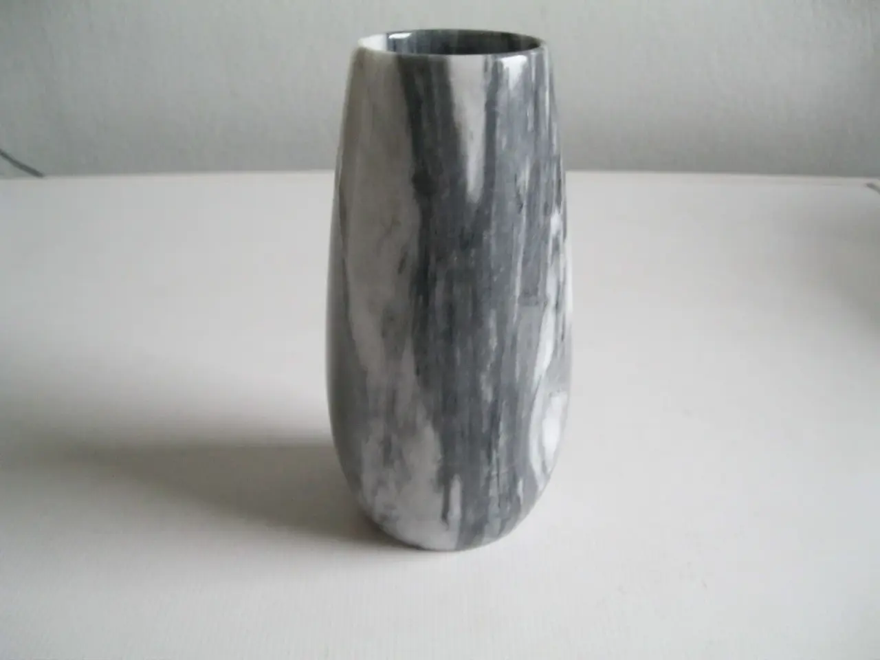Billede 1 - Marmor-vase (poleret natursten)