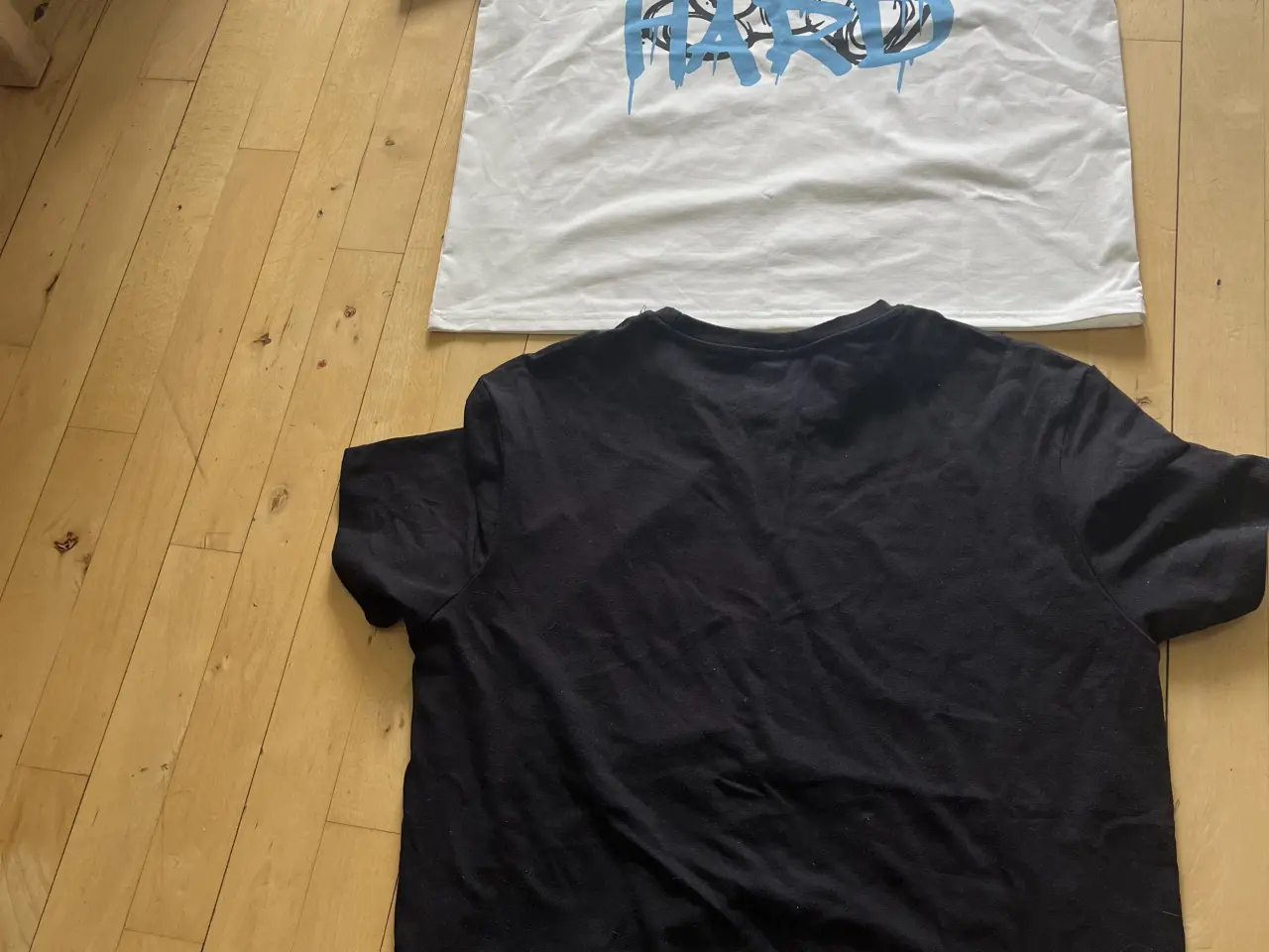 Billede 2 - 2 stk t shirt str L