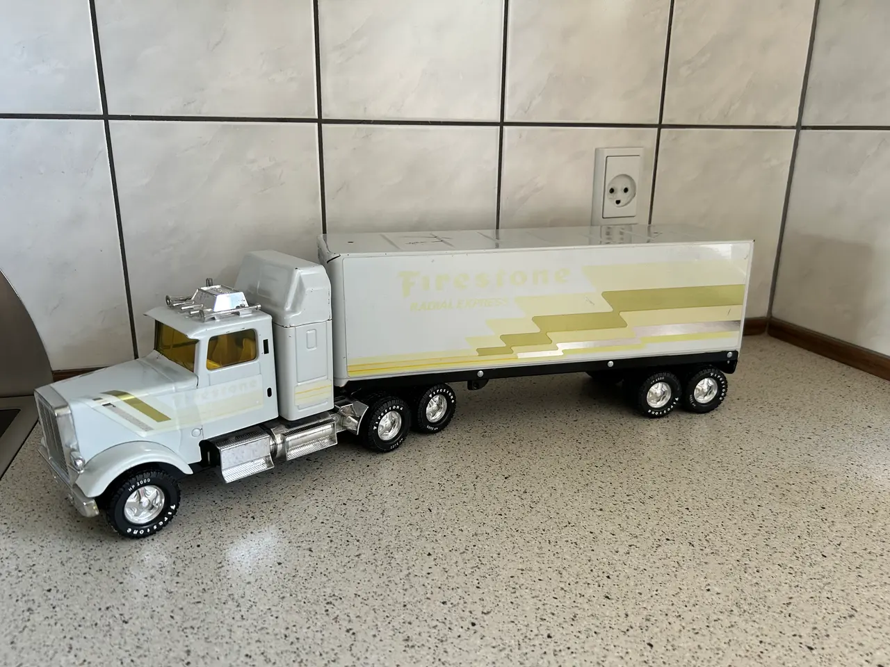 Billede 1 - Modellastbil