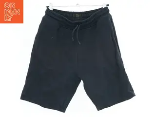 Herreshorts i mørkeblå fra Next (str. 158)