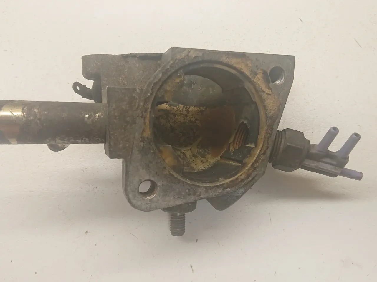 Billede 2 - Toyota Liteace termostat hus
