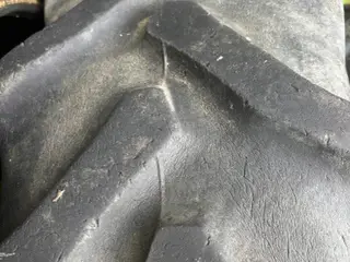 2 stk. Goodyear traktor dæk 13.6-24