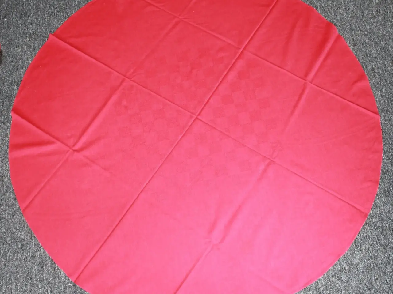 Billede 1 - Rund dug, Ø 143 cm