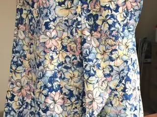 kjole-Blå blomstret / tunika.m. stropper. str38/40