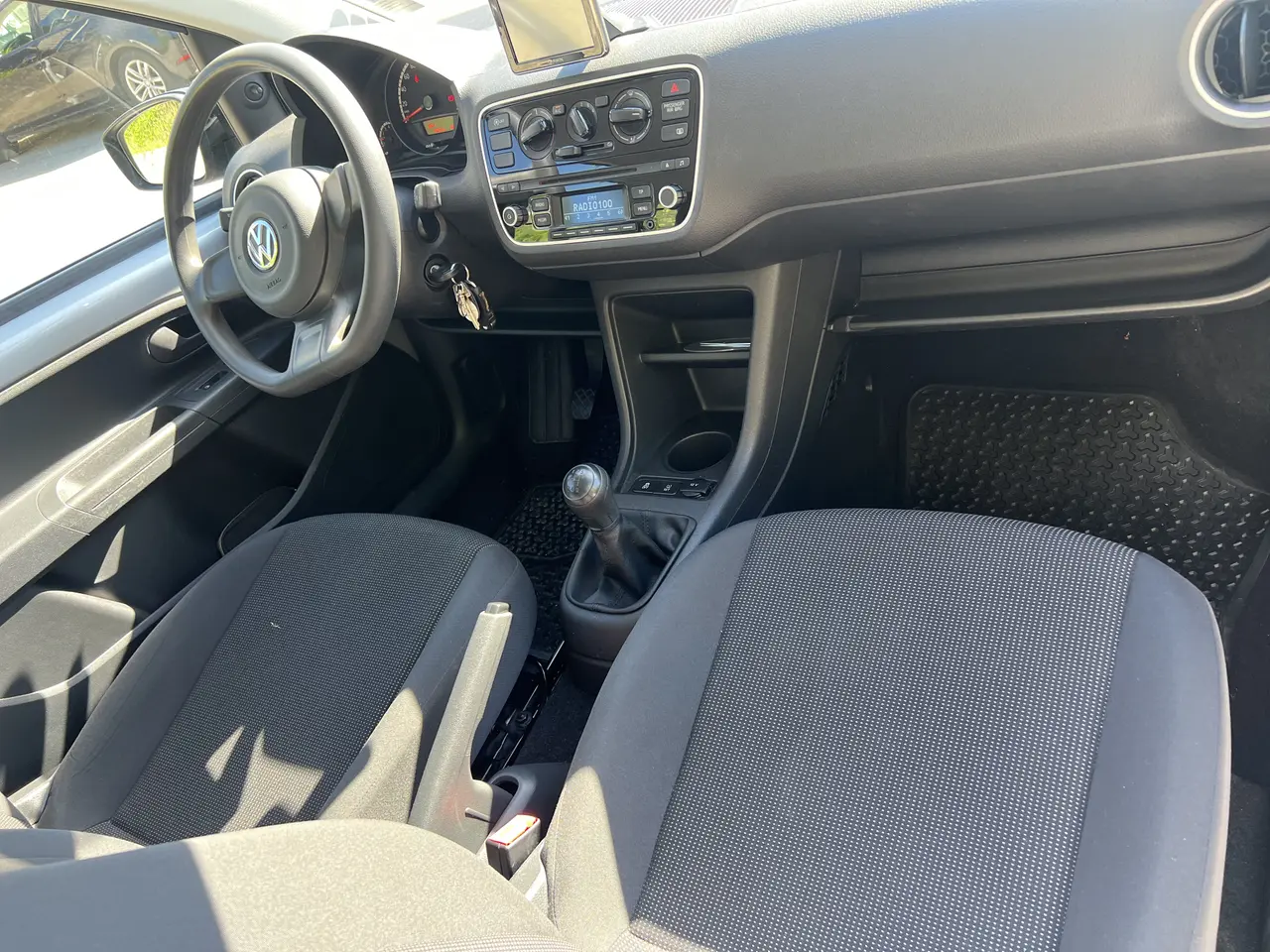 Billede 4 - VW Up! Næsten nysynet 