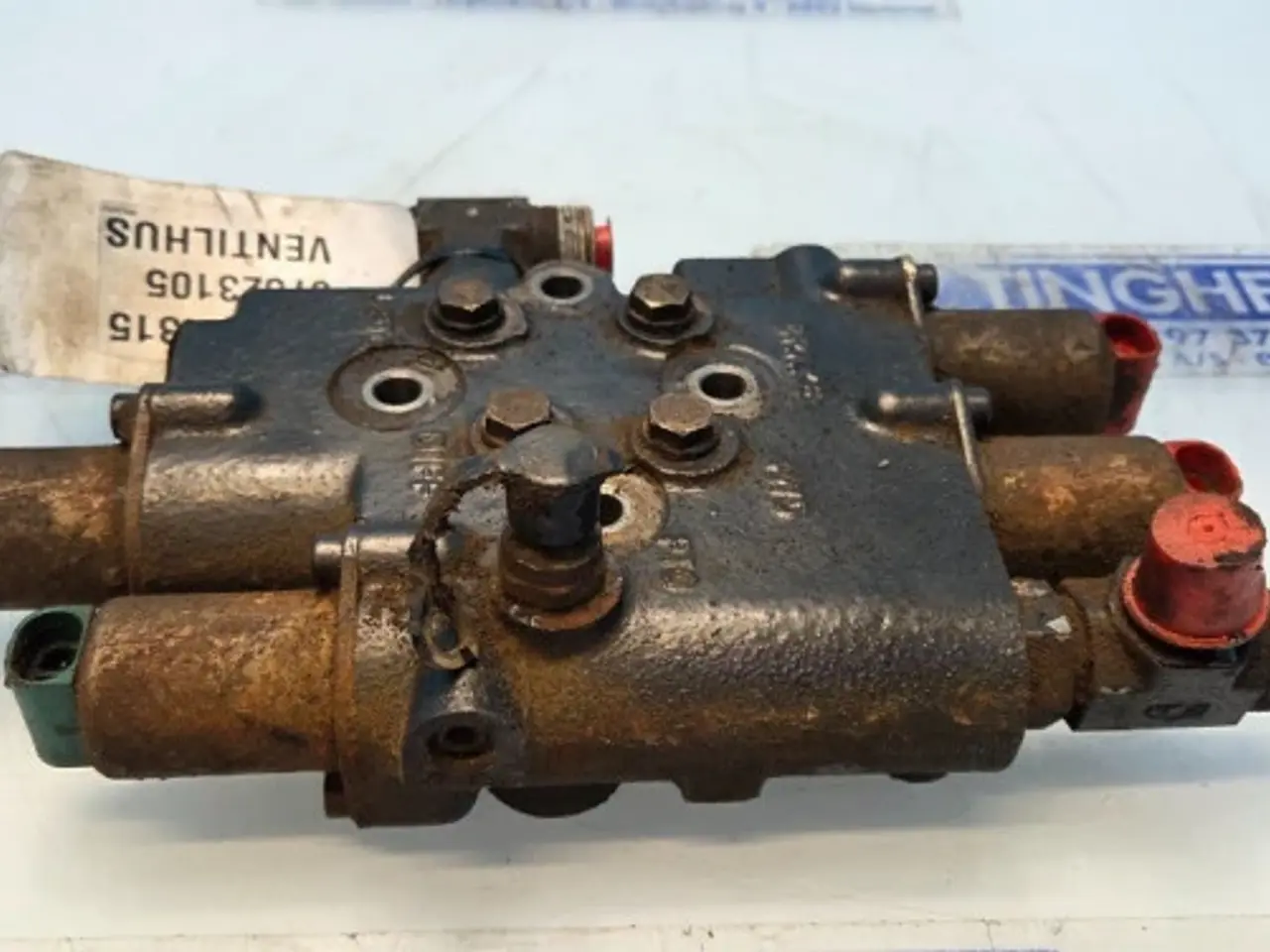 Billede 2 - New Holland T7.315 Hydraulikventil 87523105
