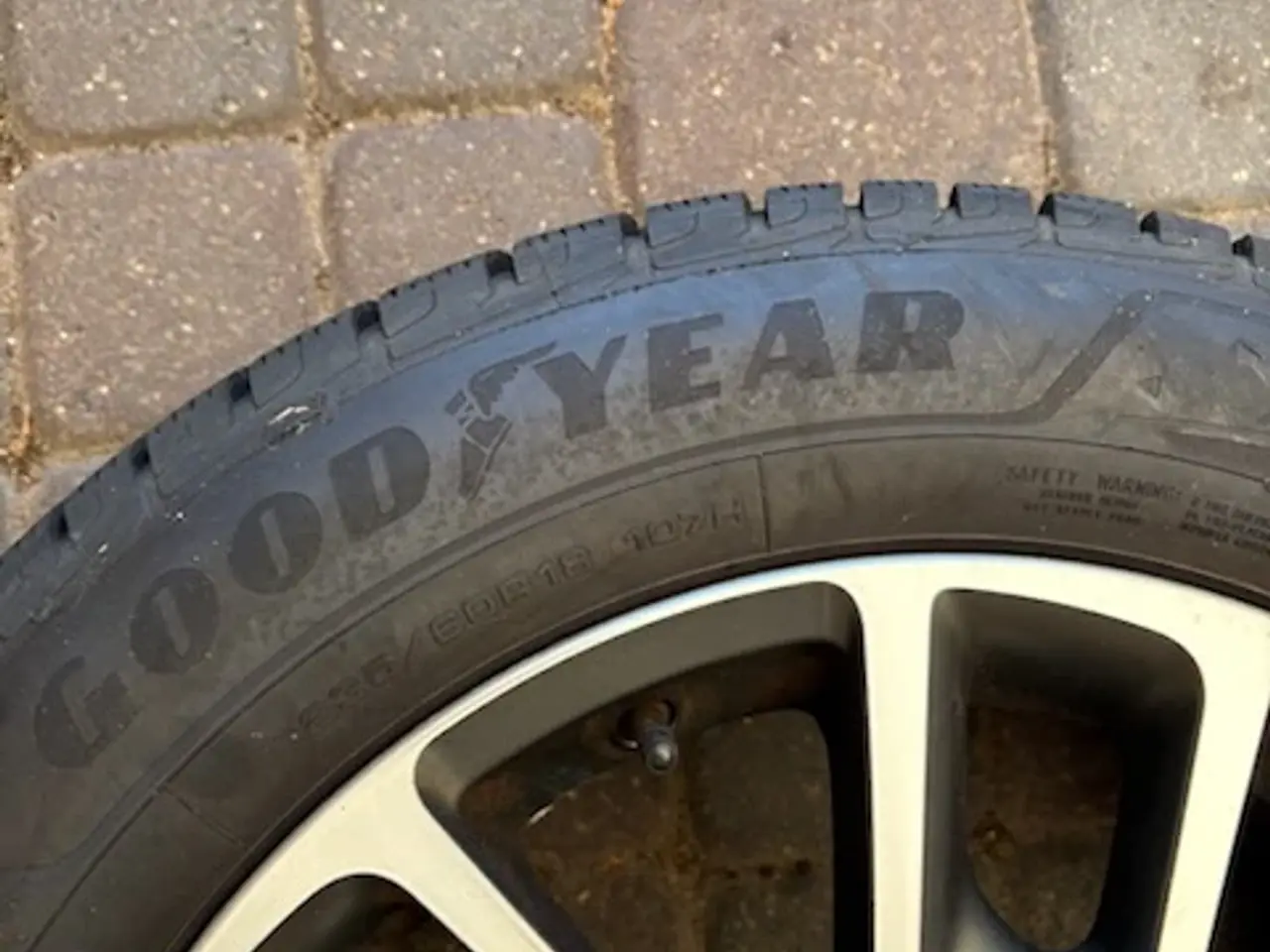 Billede 2 - 4 stk originale XC60 Alufælge vinterdæk goodyear
