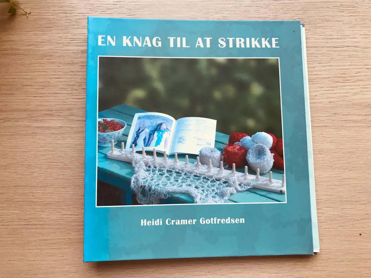 Billede 1 - En Knag Til At Strikke af Heidi Cramer Gotfredsen