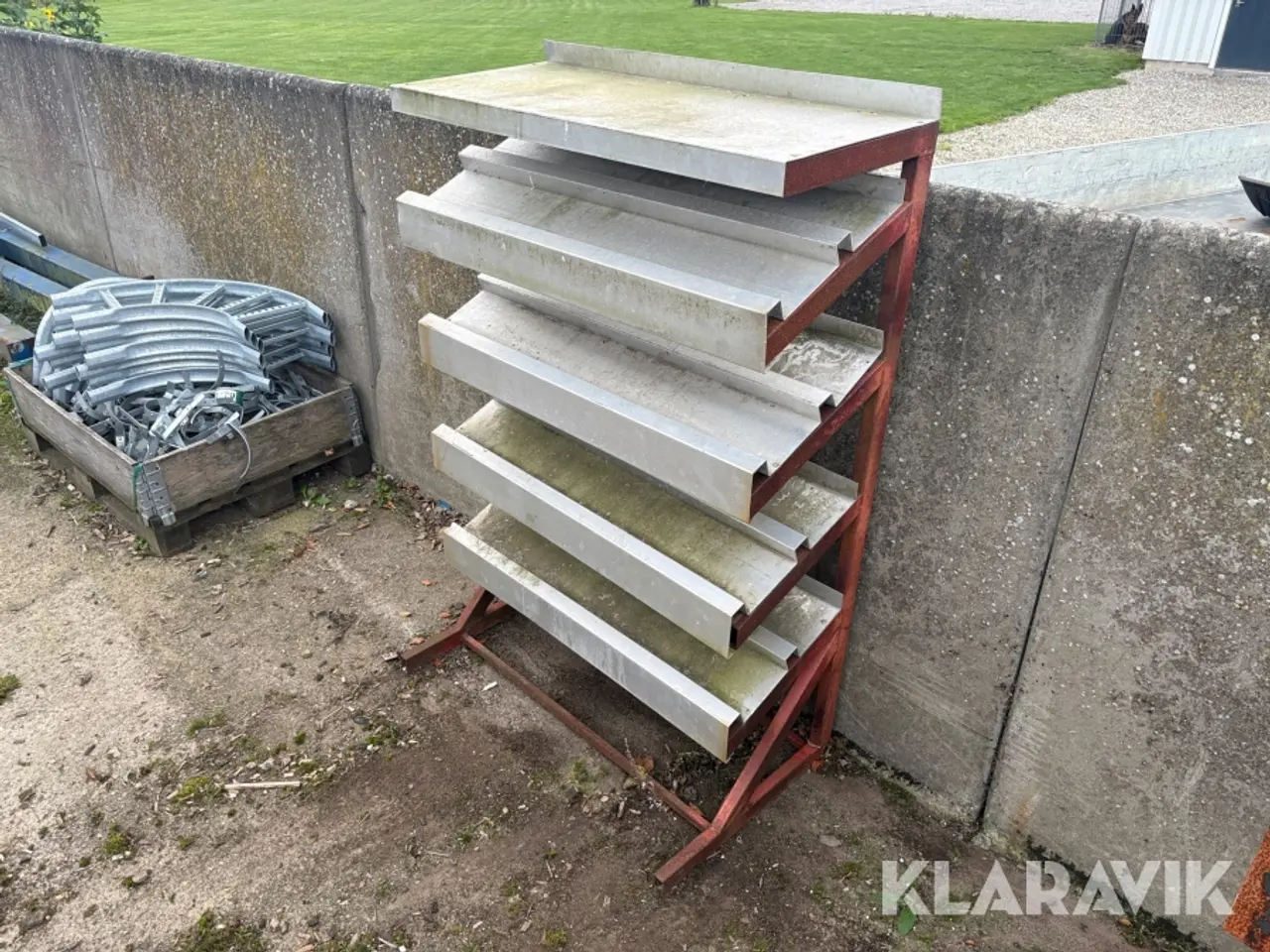 Billede 1 - Reol til kantpresser værktøj