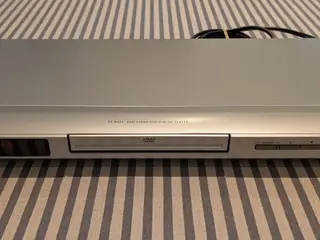 JVC DVD afspiller - model XV-N332