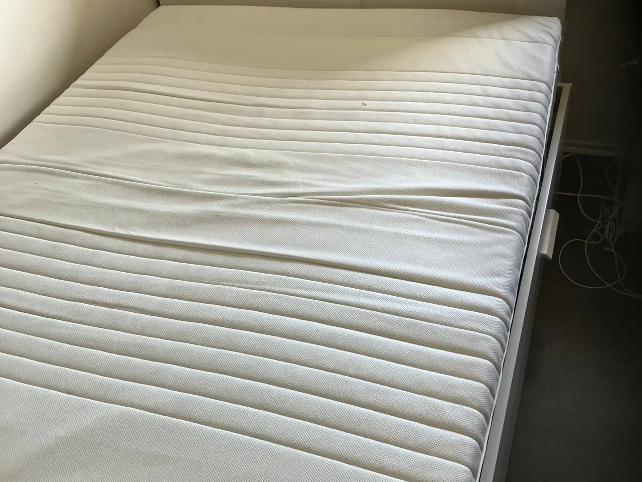 Billede 3 - Ikea seng 140x200 cm 