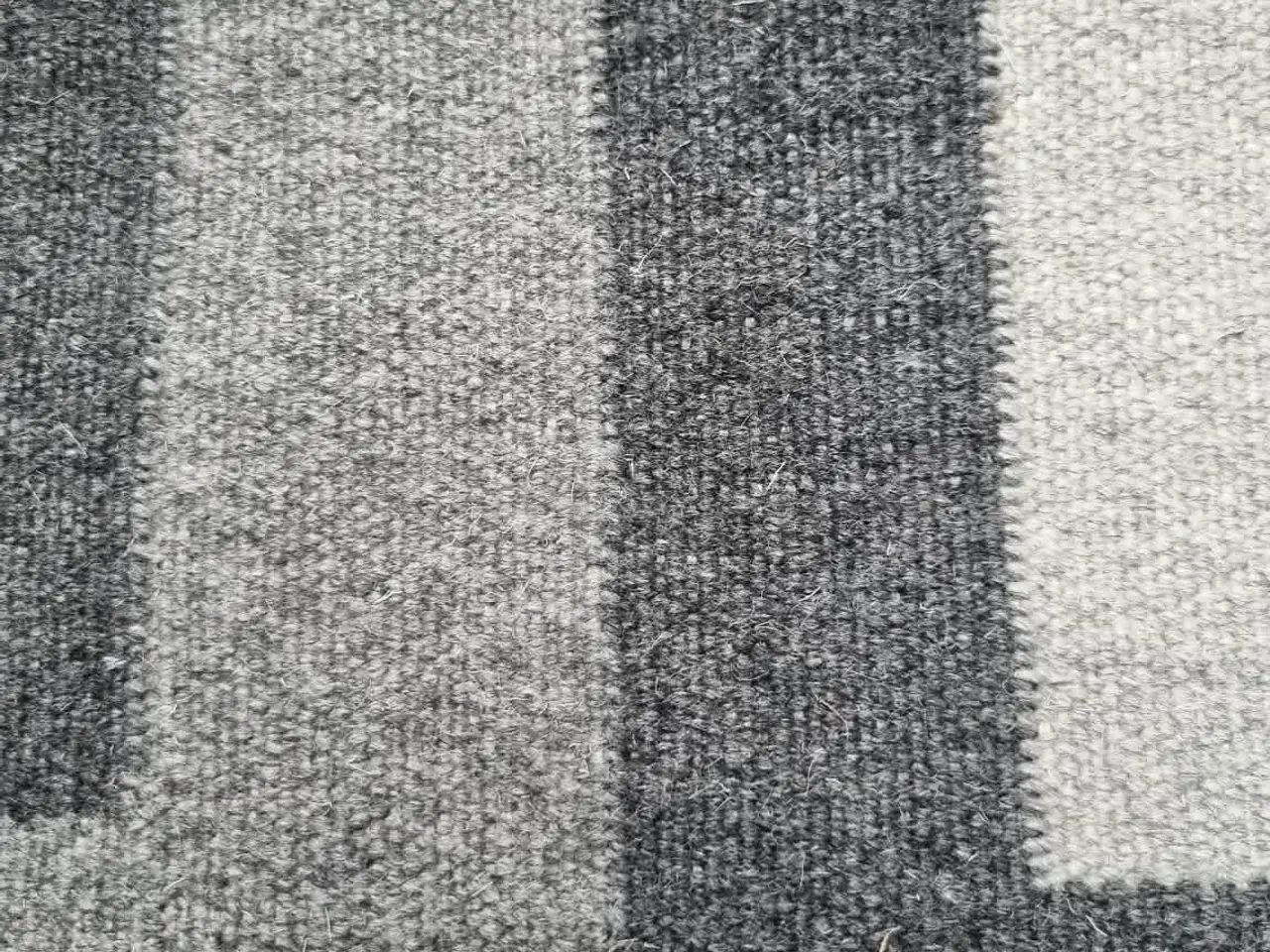 Billede 5 - Indbo Sparta uldtæppe 160 × 230 cm – 100 % ren ny