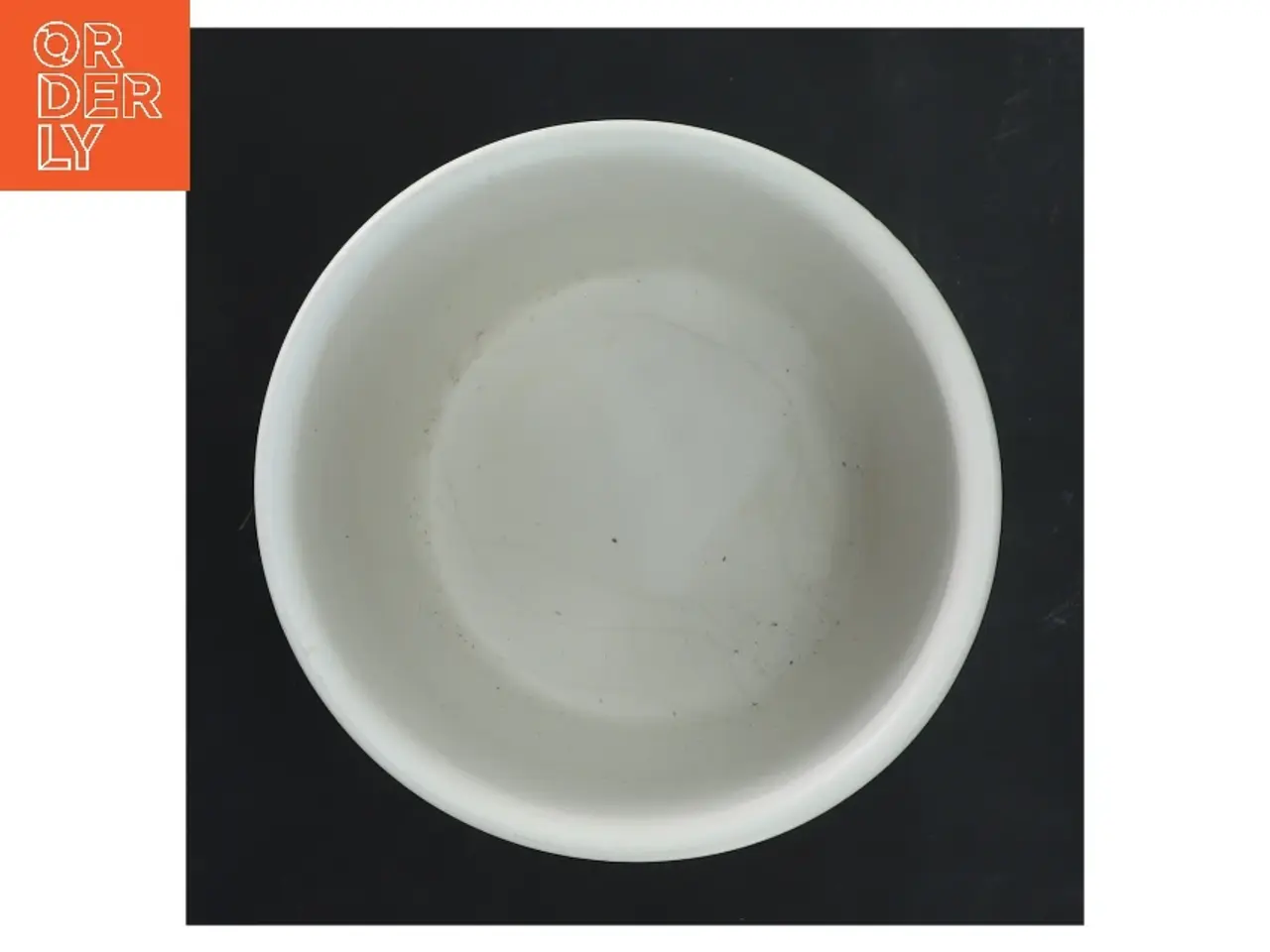 Billede 3 - Hvid vase med blå mønsterdetaljer (str. Ø 12 cm længde 13,5 cm)