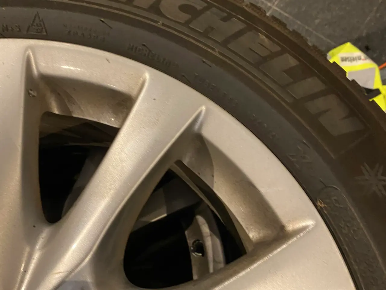 Billede 2 - Mazda fælge med vinter dæk