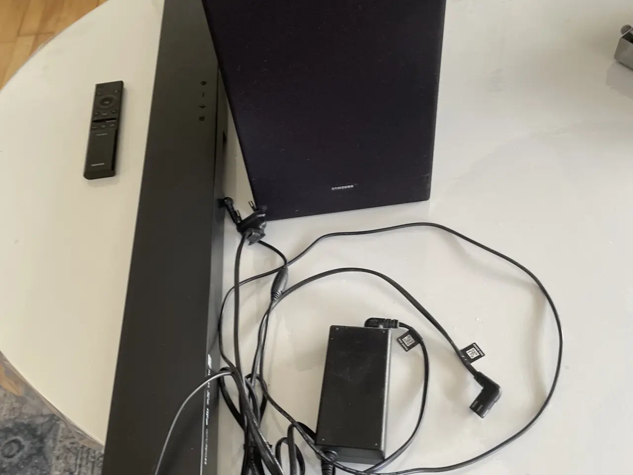 Billede 3 - lækkert soundbar med subwoofer