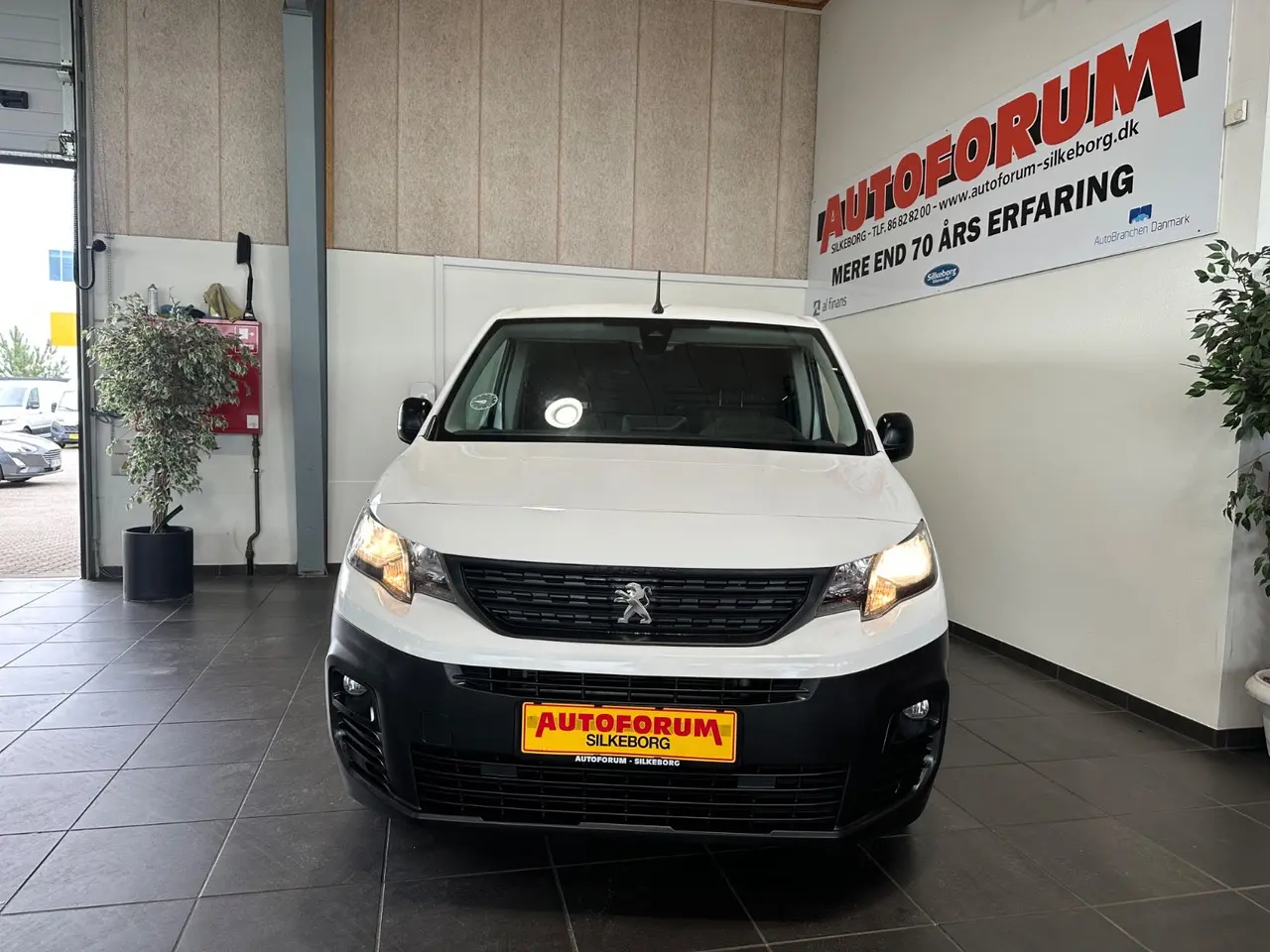 Billede 2 - Peugeot Partner 1,5 BlueHDi 130 L2V2 Plus Pro EAT8 Van