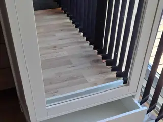 Entreskab med spejl