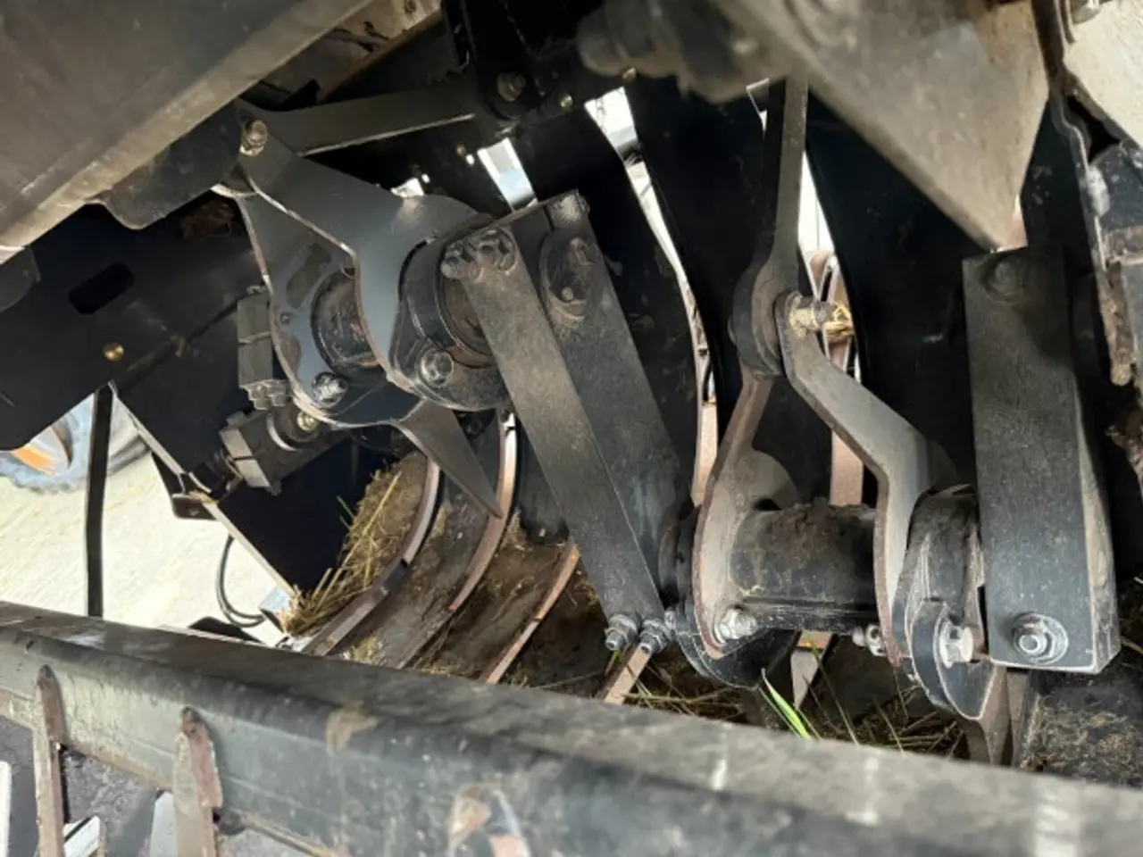 Billede 15 - New Holland BB9090 Sælges i dele/For Parts