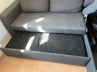 Sovesofa med magasin 