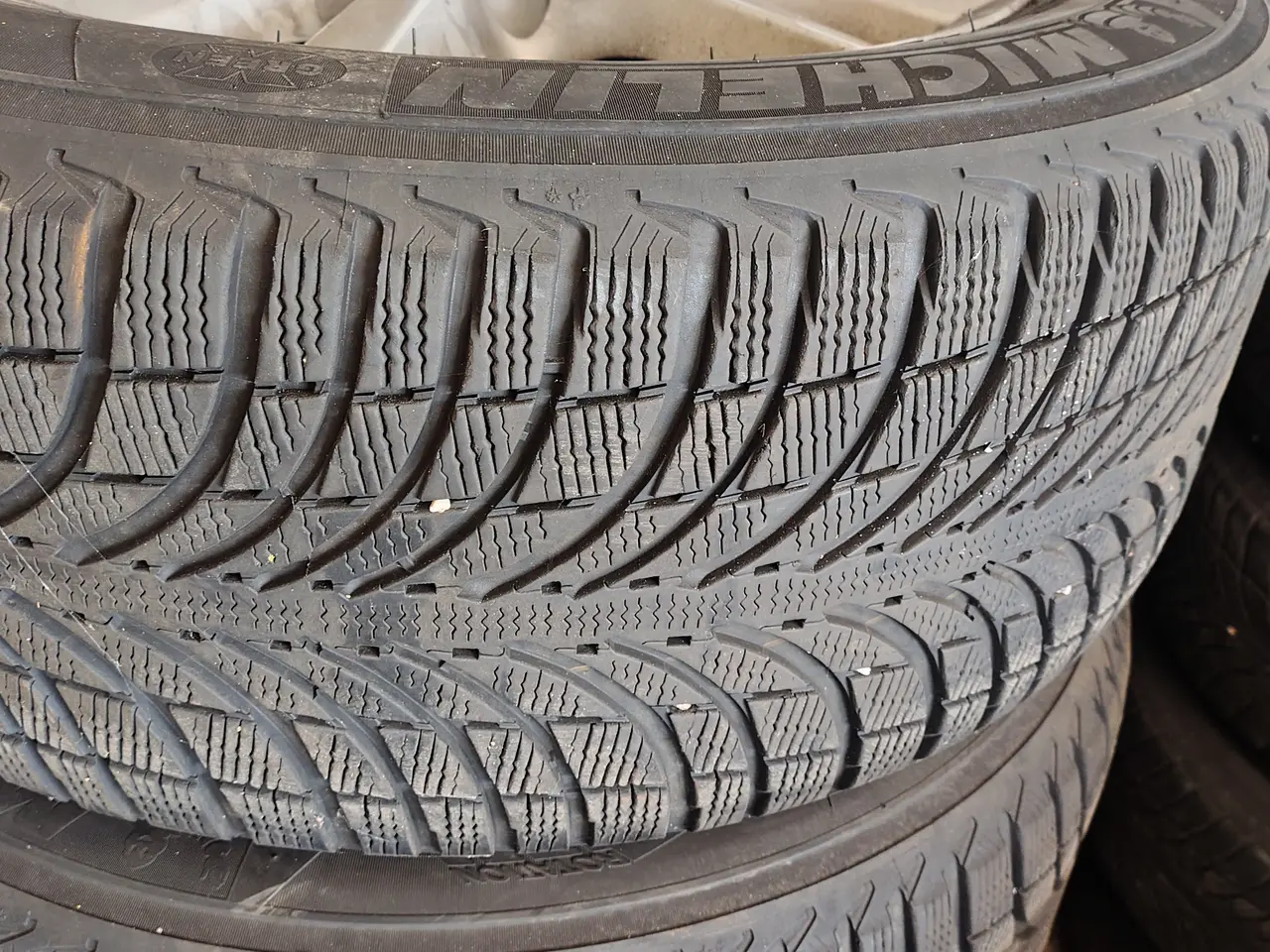 Billede 3 - Fire alufælge med dæk MICHELIN 255/55 R 18