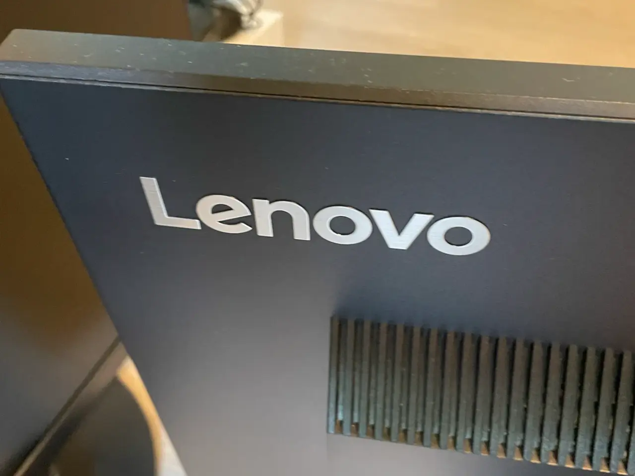 Billede 3 - Lenovo ThinkVision skærm 24" sort