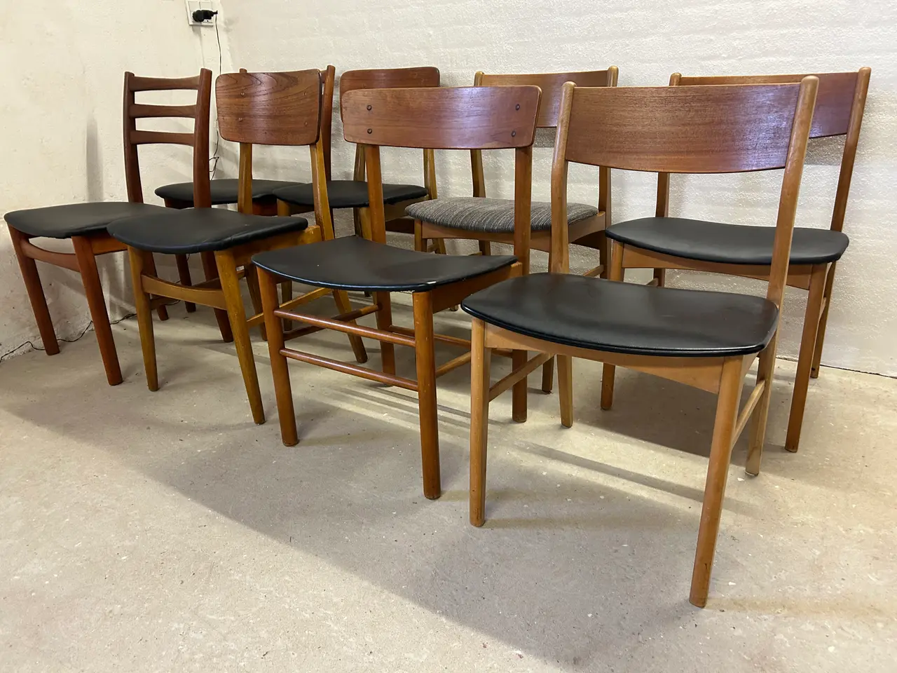 Billede 3 - RESTLOT – 8 stk. vintage spisebordsstole i skandin