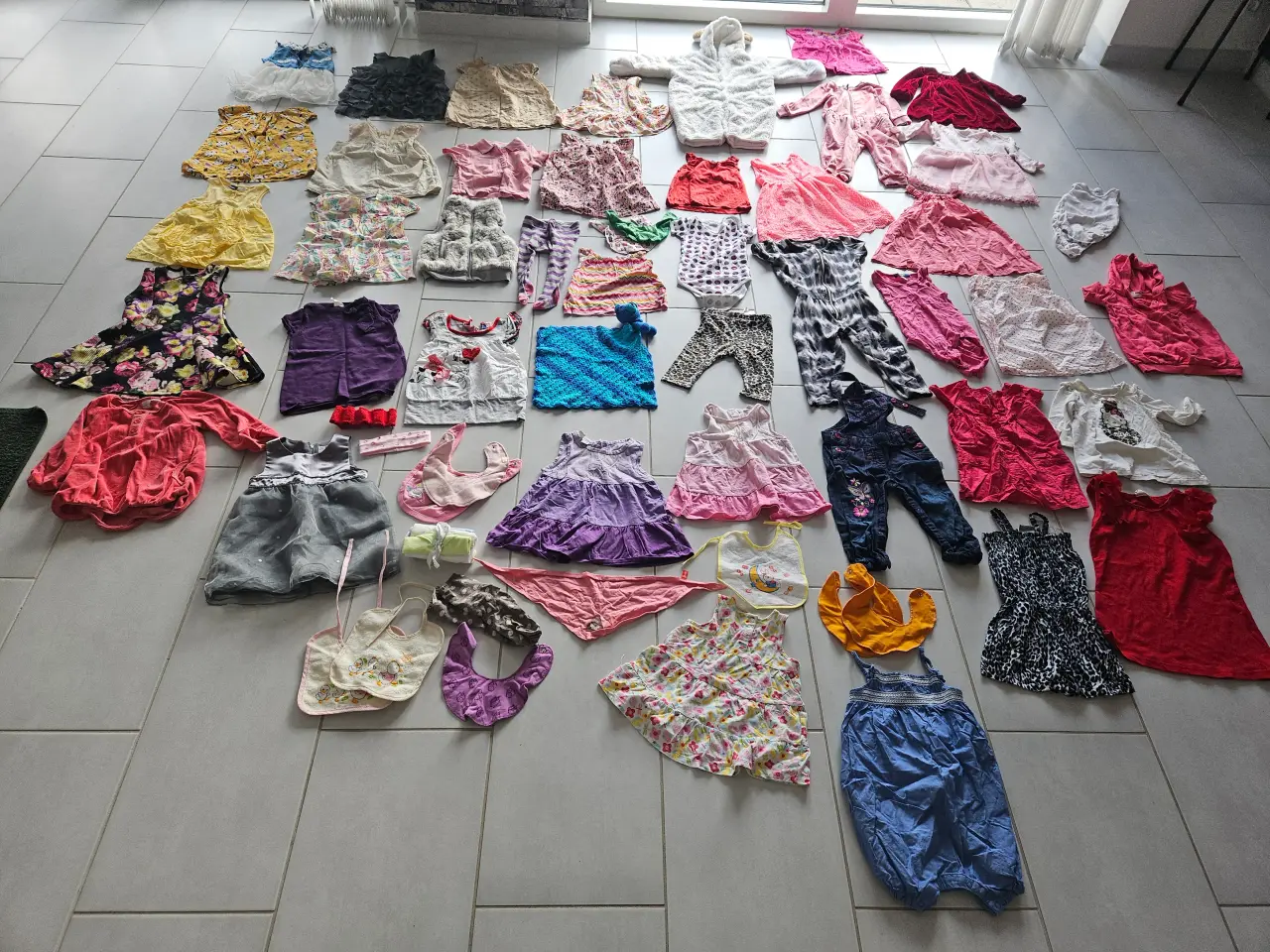 Billede 6 - Pose 26 pigetøj 6-12 m