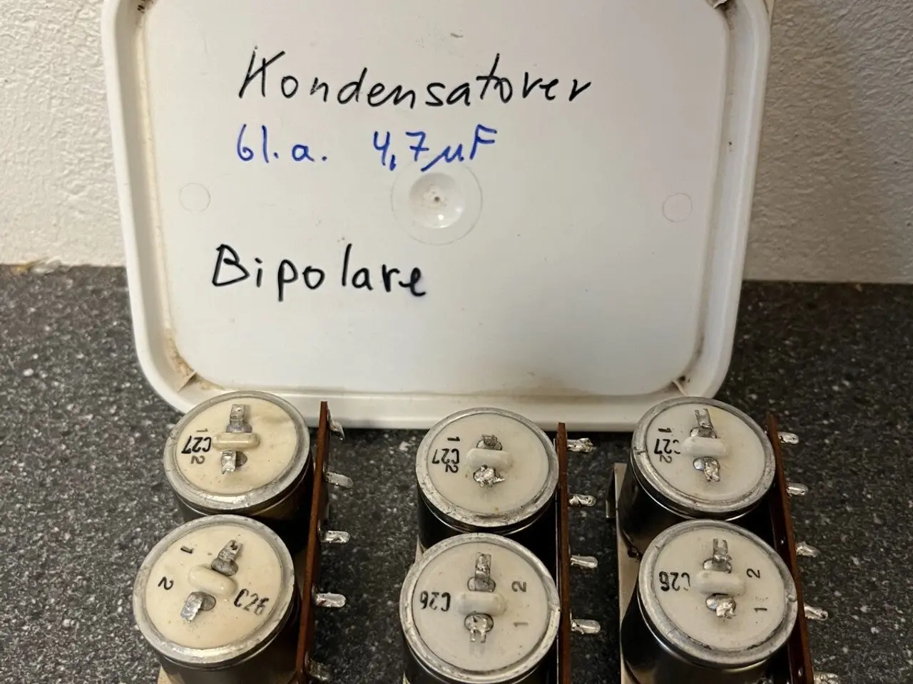 Billede 1 - Vintage Bipolar Capacitor parti - Various Values -