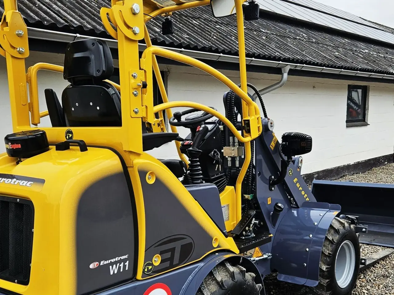 Billede 6 - Eurotrac W11 / fabriksny / skovl & gafler / Kubota motor