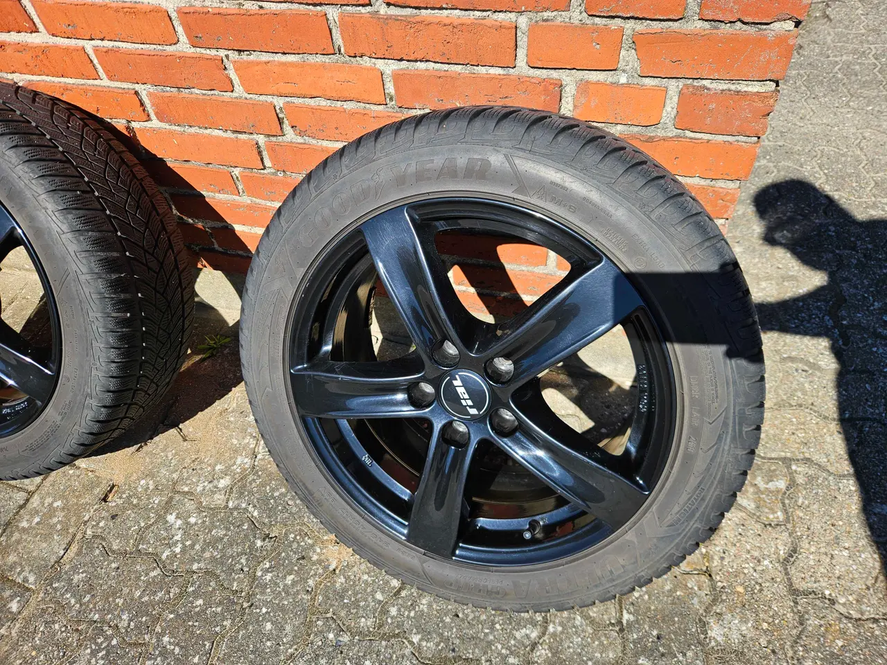 Billede 2 - VAG 5x112 alufælge med vinterdæk 