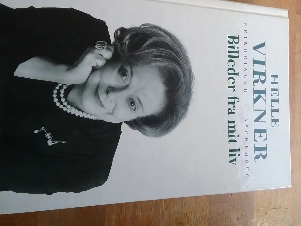 Billede 2 - 5 bøger , 20 kr pr. stk.