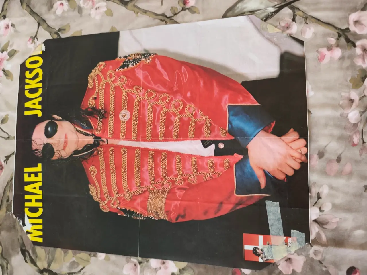 Billede 2 - 2 siddet Michael Jackson plakat med brugsspor 