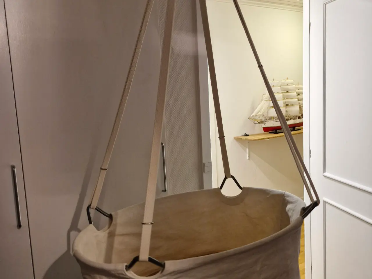 Billede 6 - LEANDER HÆNGEVUGGE. MEGET VELHOLDT, se fotos