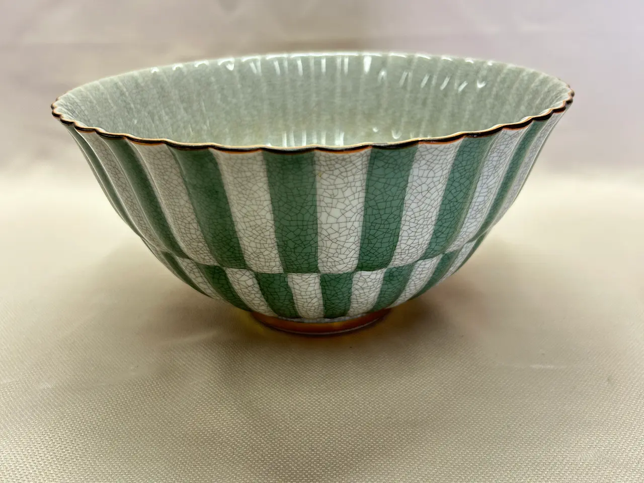 Billede 1 - Royal Copenhagen krakelé skål nr. 457 (Ø 21 cm) 