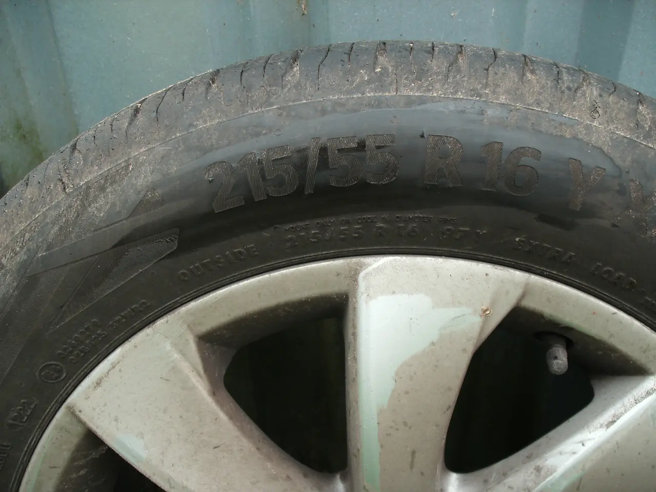 Billede 2 - 215/55 R16 dæk med alu fælge