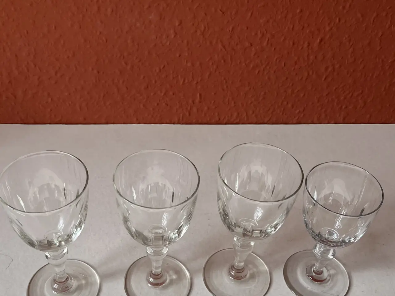 Billede 8 - 4 gamle, mundblæste glas.