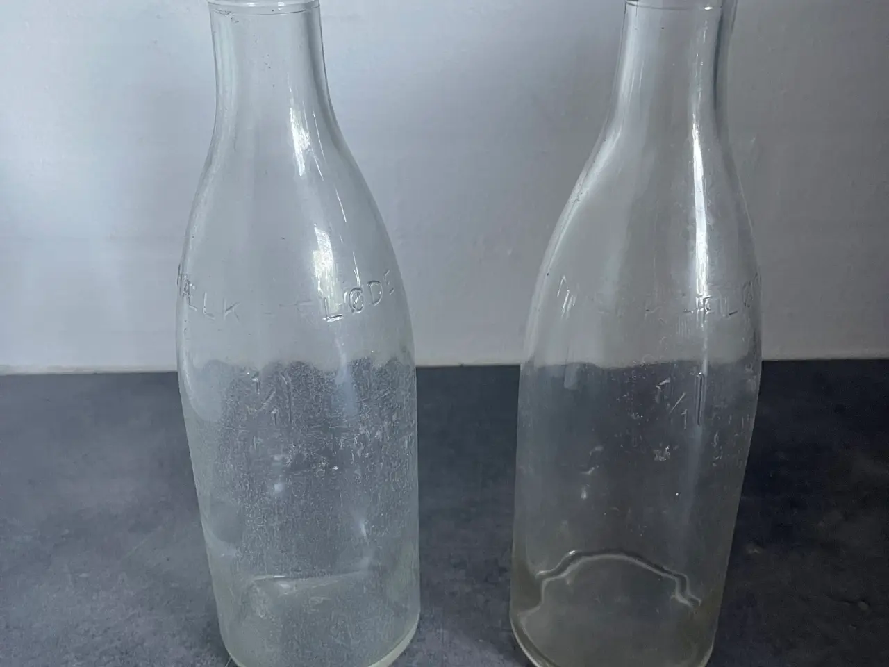 Billede 1 - 2 gamle mælke/fløde flasker 1 liter