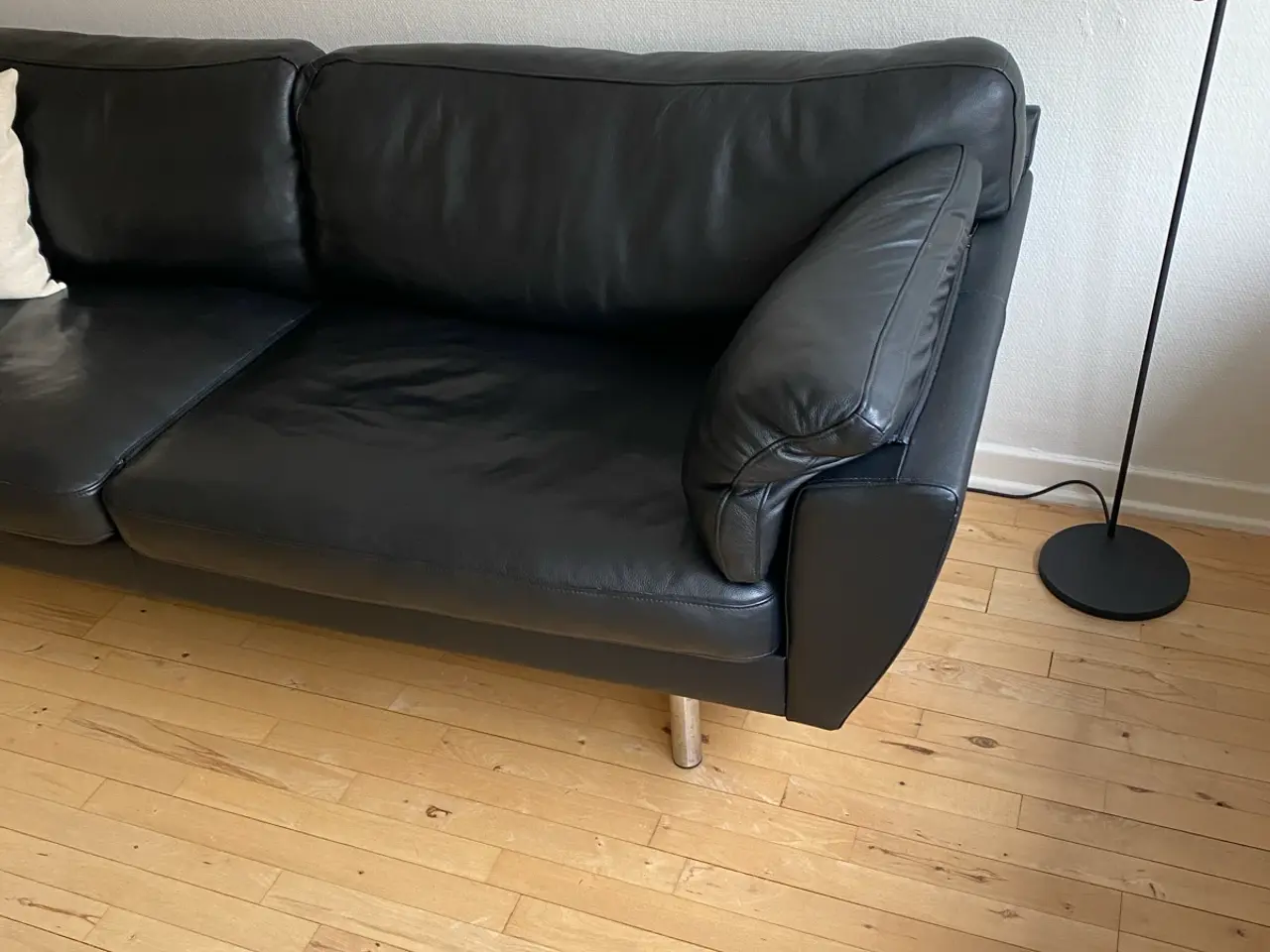 Billede 2 - Flot og velholdt lædersofa fra Ilva.